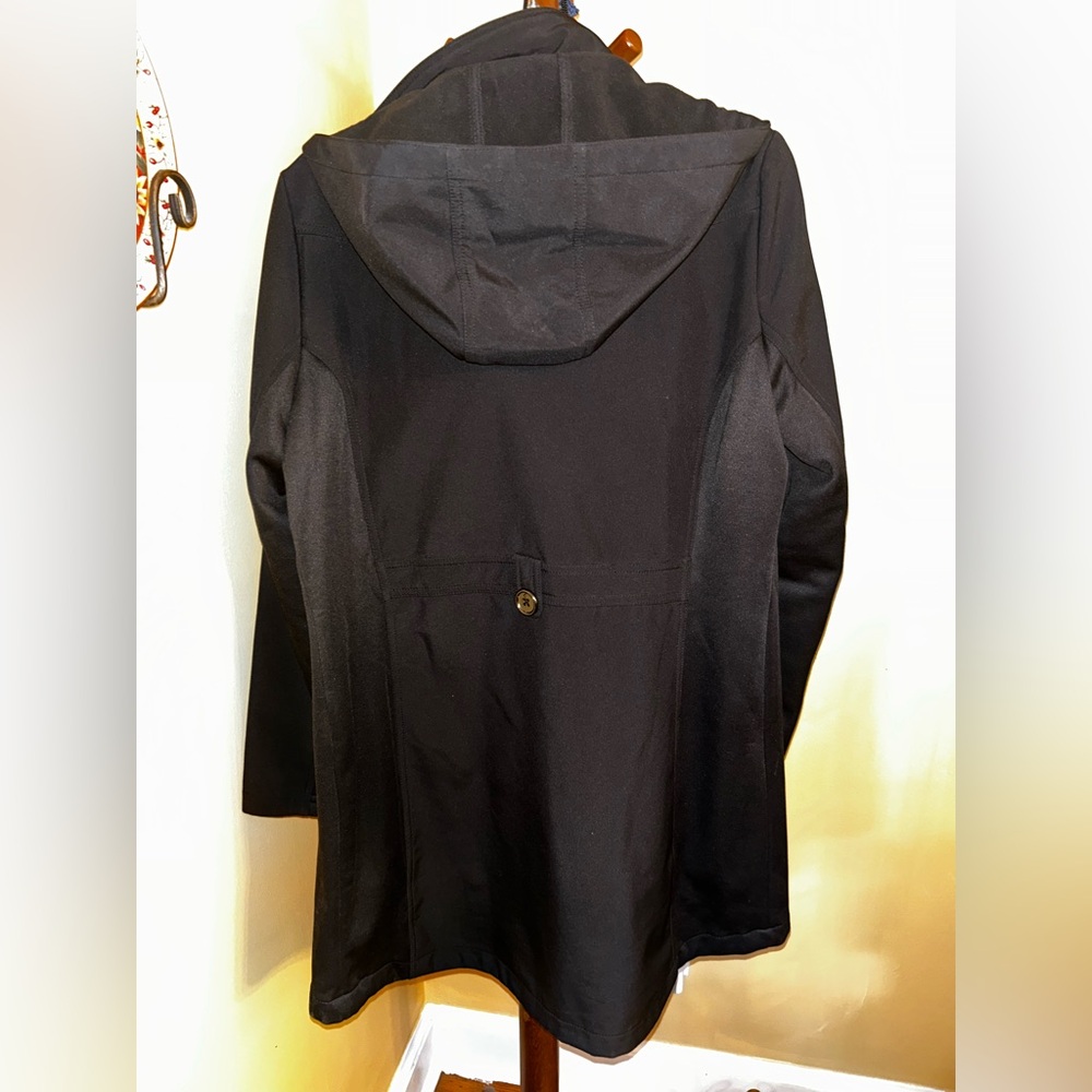 Weatherproof Rain Coat - Picture 4 of 7